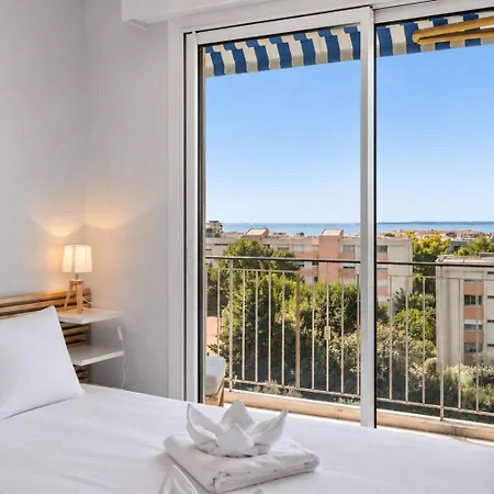 Le Panoramic Lerins - 2km De La Apartment Antibes